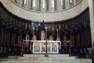 Vanha orjamarkkinat, anglikaaninen katedraali ja Freddie Mercuryn talo