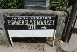 Vanha orjamarkkinat, anglikaaninen katedraali ja Freddie Mercuryn talo