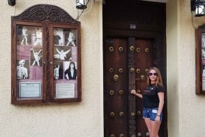 Vanha orjamarkkinat, anglikaaninen katedraali ja Freddie Mercuryn talo