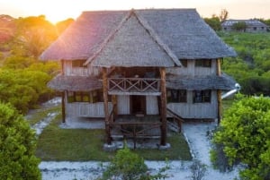 ZANZIBAR: Kruidenboerderijtour, Jozani Forest & Rock restaurant