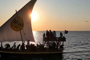 SALAAM-LUOLA: Ui kilpikonnien kanssa ja nauti illallinen The Rock -ravintolassa