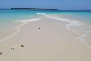 Isola della prigione e banco di sabbia della spiaggia di nakupenda