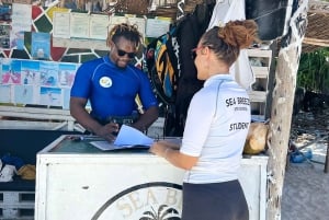 Kitesurfen: Privatunterricht vor Mnemba, Sansibar – Anfänger/Fortgeschrittene