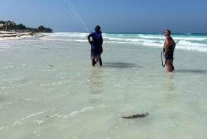 Kitesurfen: Privatunterricht vor Mnemba, Sansibar – Anfänger/Fortgeschrittene