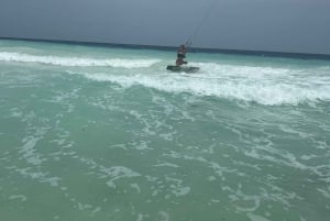 Kitesurfen: Privatunterricht vor Mnemba, Sansibar – Anfänger/Fortgeschrittene