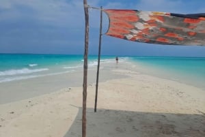 プングメ島、プングメビーチ、砂州バーベキュー、スノーケリング