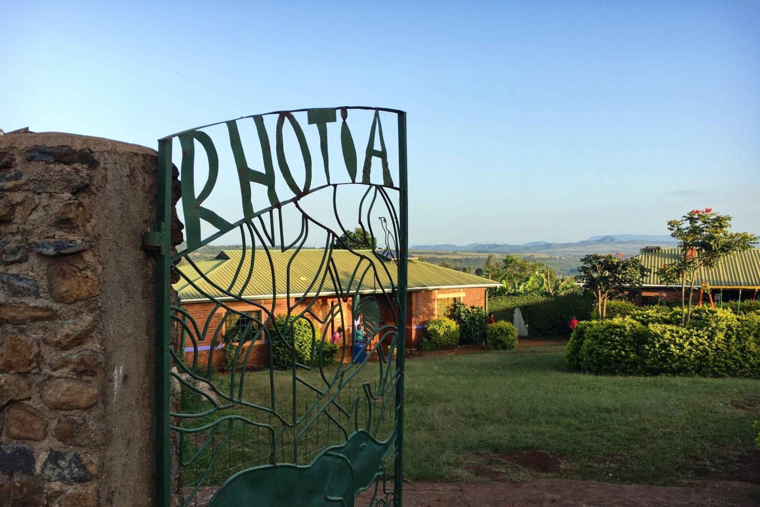 Rhotia: excursión de un día al albergue comunitario con almuerzo incluido.