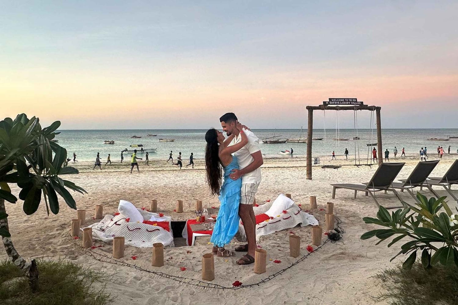 Cena romántica en la playa con fotos