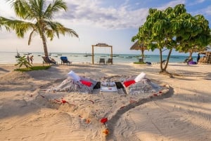 Cena romántica en la playa con fotos