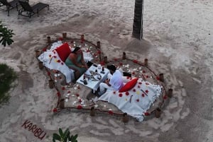 Cena romántica en la playa con fotos