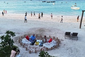 Cena romántica en la playa con fotos