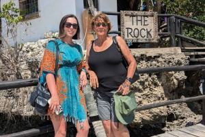 SALAAM-LUOLA: Ui kilpikonnien kanssa ja nauti illallinen The Rock -ravintolassa