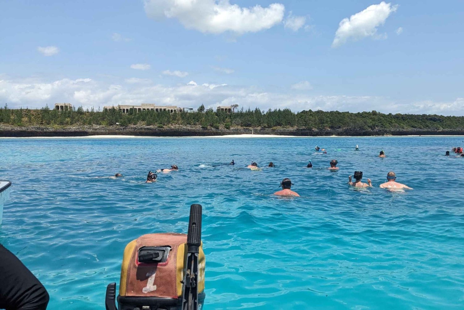 AVENTURAS MARÍTIMAS: caiaque, mergulho com snorkel na Lagoa Azul e estrelas-do-mar