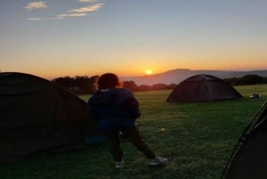Serengeti: Safári de acampamento em grupo conjunto de 3 dias