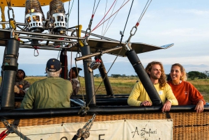 Serengeti: Voo de balão de ar quente com pequeno-almoço com champanhe