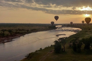 Serengeti: kuumailmapallosafari aamiaisella ja noudolla