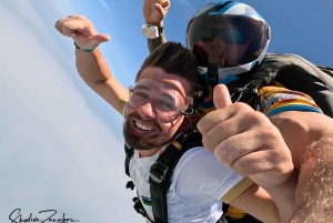 Kendwa: Tandem Skydive in Zanzibar