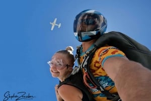 Kendwa: Tandem Skydive in Zanzibar