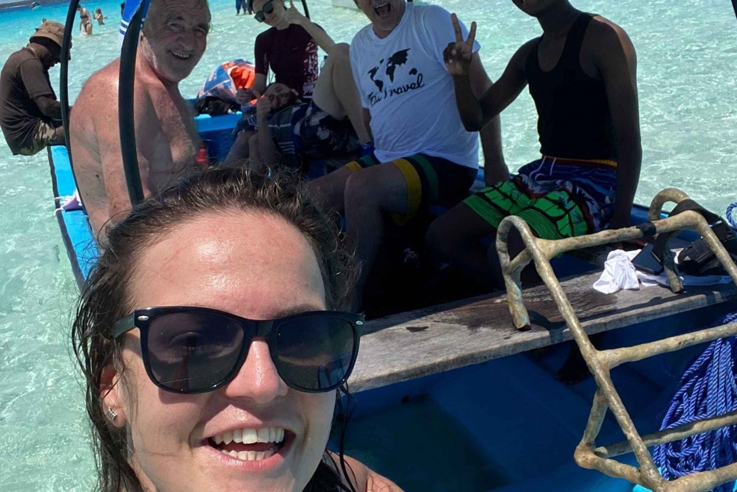 Snorkling og svømming med delfiner på Mnemba Island