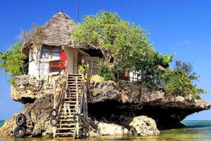 Подводное плавание, обед в The Rock, пляж Падже, остров Мнемба.