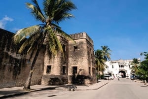 Secretos de la Ciudad de Piedra: paseo y degustación de frutas exóticas