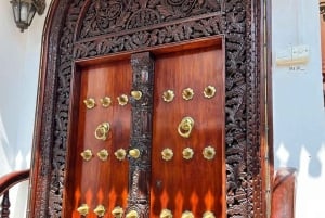 ストーンタウンガイドツアー：文化、奴隷市場、スパイス市場