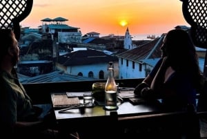 Stone Town: Private Walking Tour and Rooftop Dinner