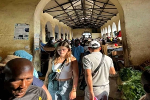 Stone Town: tour privado a pie con degustación de coco