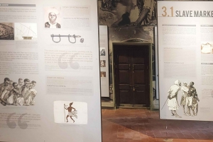 Kävelykierros kivikaupunkiin ( Kaupunkikierros)