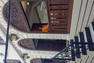 Kävelykierros kivikaupunkiin ( Kaupunkikierros)