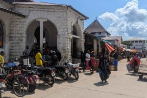 Kävelykierros kivikaupunkiin ( Kaupunkikierros)