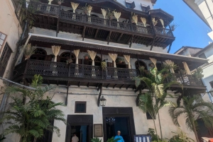 Byvandring i steinbyen (byrundtur)