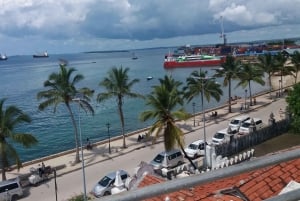 Byvandring i Stone Town med lokal guide + frugtsmagning