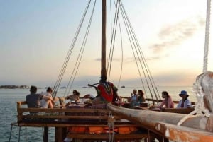 Zanzibar: Sunset dhow cruise