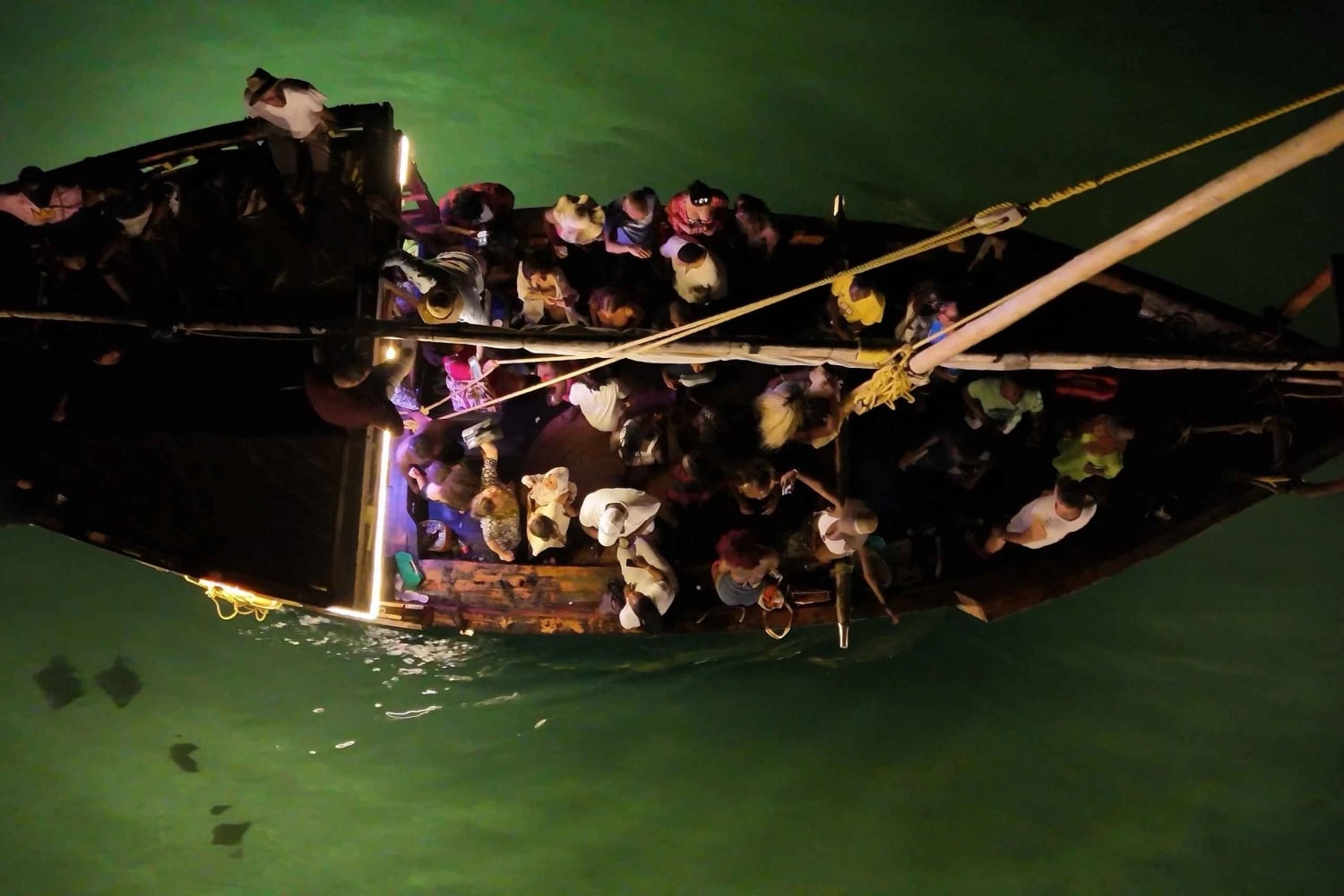 Cruzeiro Sunset Party em Zanzibar com o BoomBoom Boat