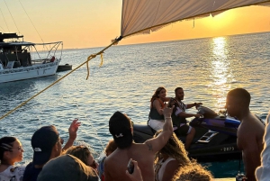 Sunset party cruise in Zanzibar with BoomBoom Boat