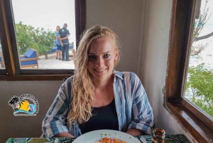 Плавание с черепахами в пещерах Салаам и Куза, а также посещение ресторана The Rock