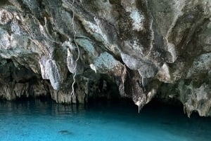 UINTI KILPIKONNIEN KANSSA SALAAMIN LUOLASSA KIZIMKAZIN ZANZIBARISSA