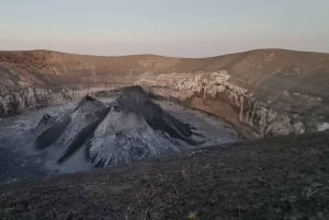 Tanzania: 8-Day Safari and Volcano Trekking Adventure