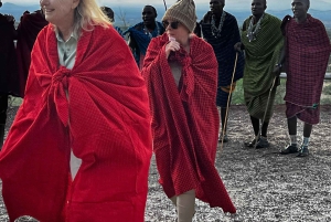 Tansania: 9 päivän safari ja rantaloma Zanzibarissa