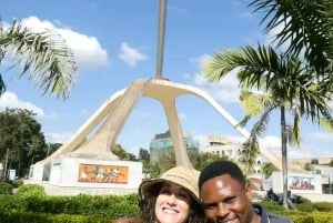 A verdadeira excursão a pé pela cidade de Arusha, Tanzânia.