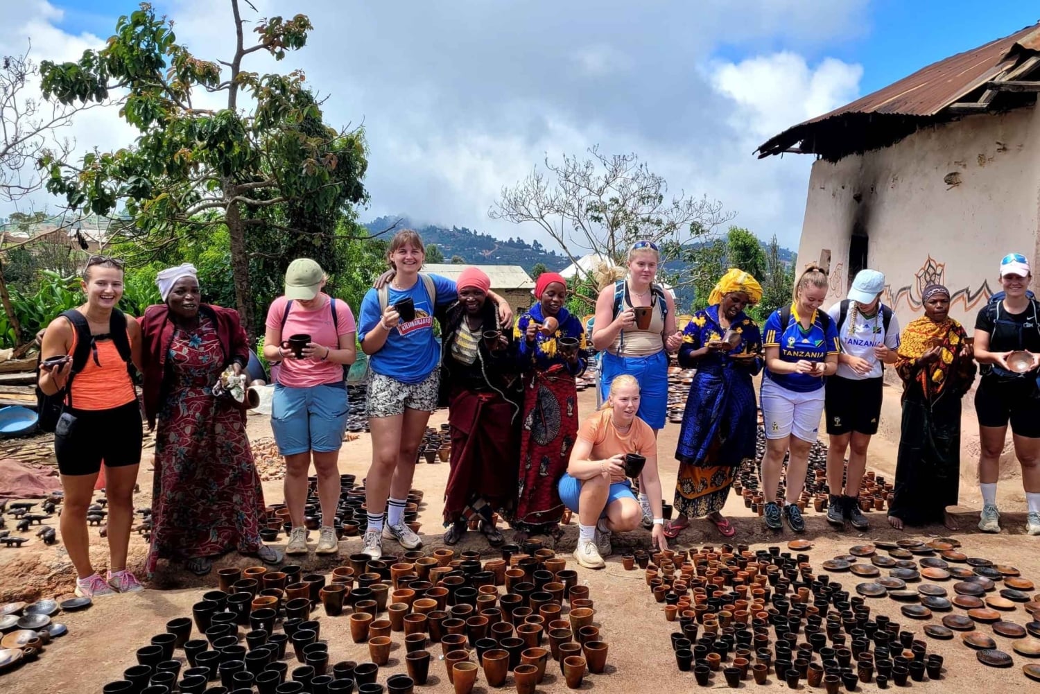 ウサムバラ:4日間のウサムバラ山脈トレッキングツアー