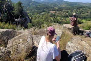 ウサムバラ:4日間のウサムバラ山脈トレッキングツアー