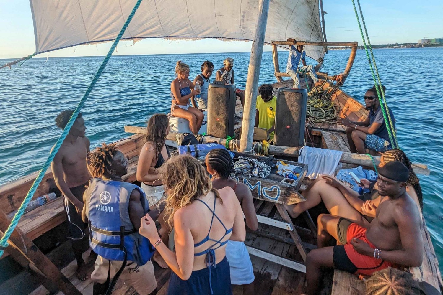 Zanzibar: Afrikansk solnedgangsfest på båt i Zanzibar Musikk, utsikt