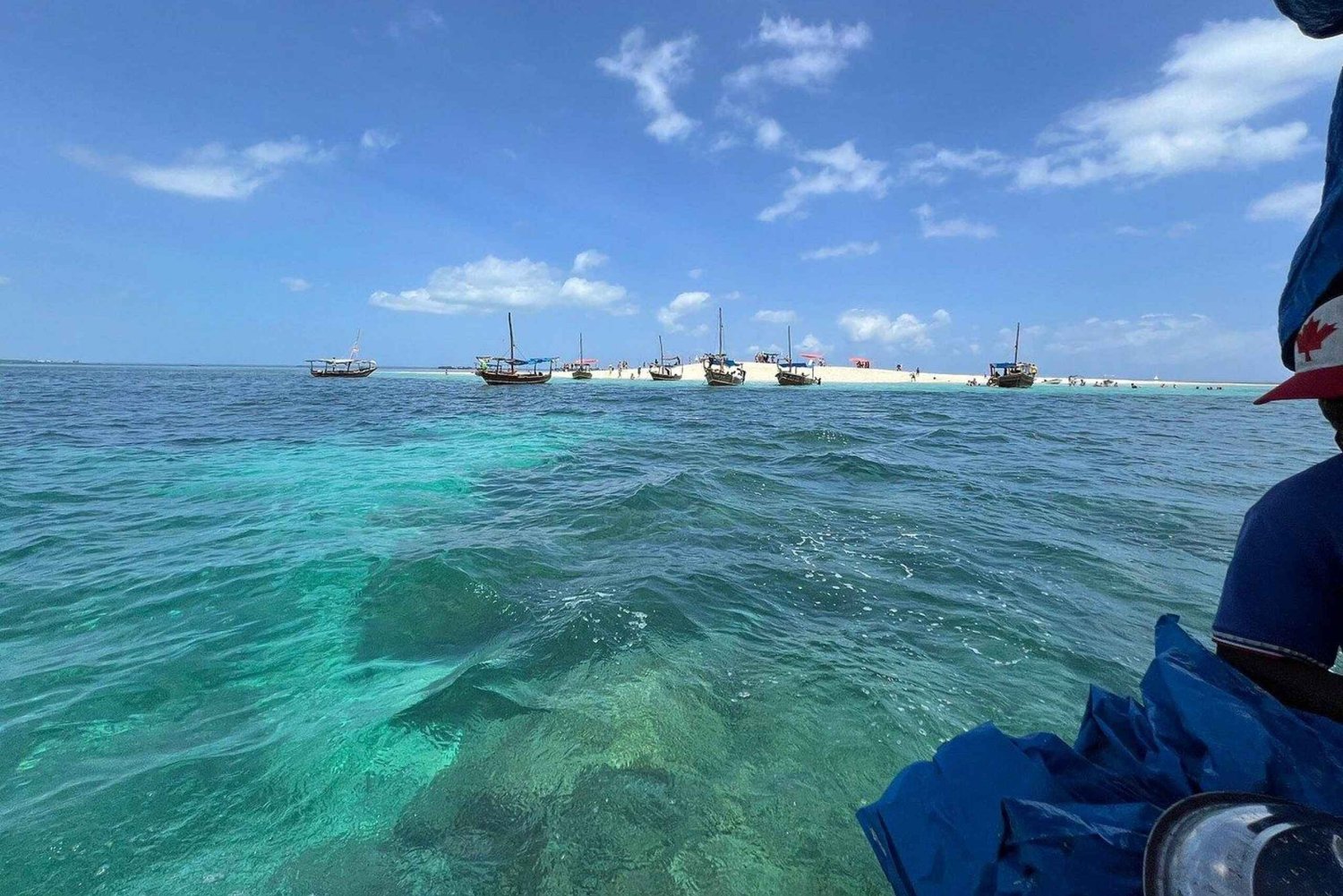 Safari na Zanzibarze na łodzi typu dhow i spacer po piaszczystej łasze z lunchem