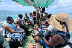 Safari na Zanzibarze na łodzi typu dhow i spacer po piaszczystej łasze z lunchem