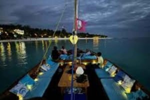 Zanzibar: Dhow-sejltur til Den Blå Lagune og middag på stranden