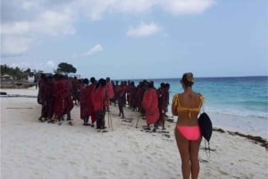 Stone Town, The Rock Restaurant, bosque de Jozani y cueva de Salam