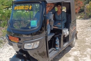Zanzibar : aventure en tuktuk de jour avec un guide de la région