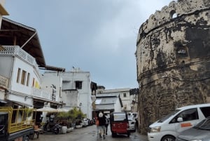 Zanzibar : aventure en tuktuk de jour avec un guide de la région